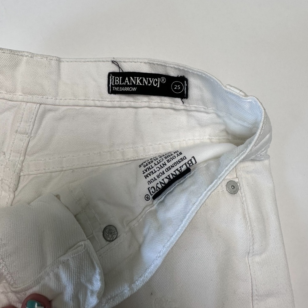Blank NYC a the Barrow White Shorts - Picture 5 of 5